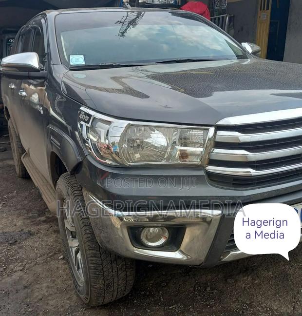 Toyota Hilux 2017 Black