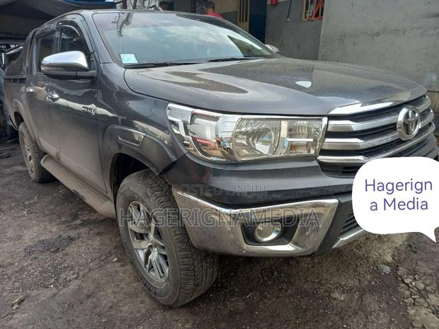 Toyota Hilux 2017 Black