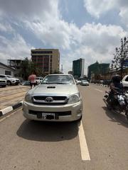 Toyota Hilux 2011 Gold for sale