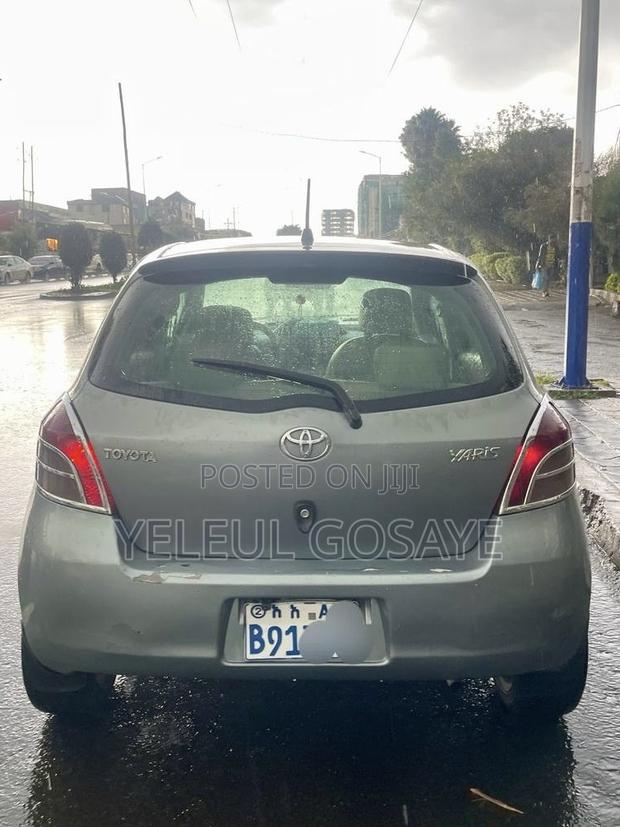 Toyota Yaris 2007 Gray