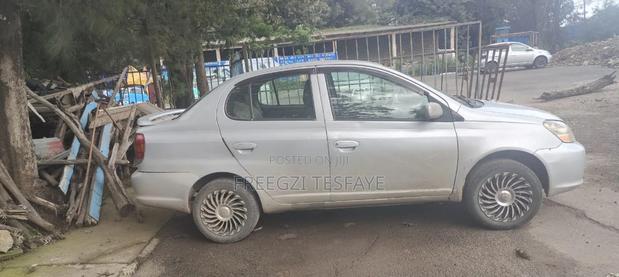 Toyota Platz 1.0 FWD 2005 Silver