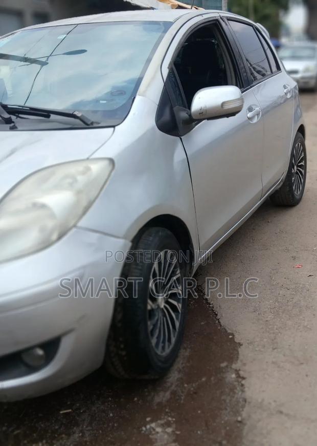 Toyota Yaris 2010 Silver