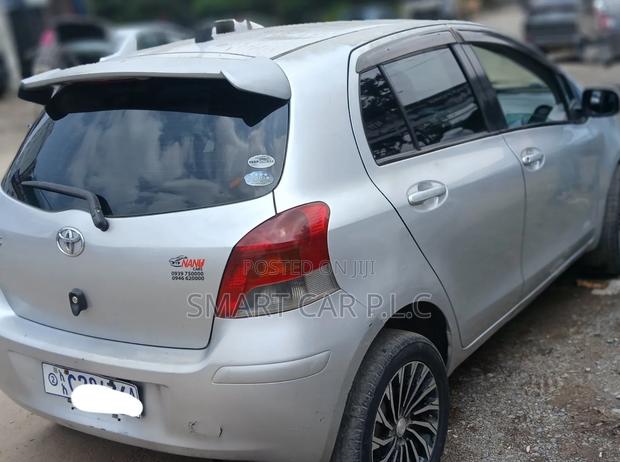Toyota Yaris 2010 Silver