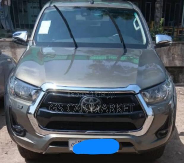 Toyota Hilux 2021 Beige
