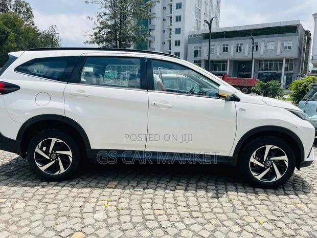 Toyota Rush 2021 Ivory