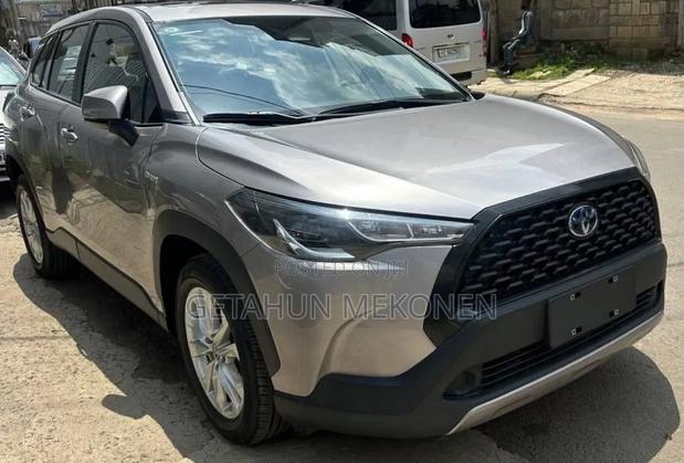 New Toyota Corolla Cross Hybrid 2026 Gold