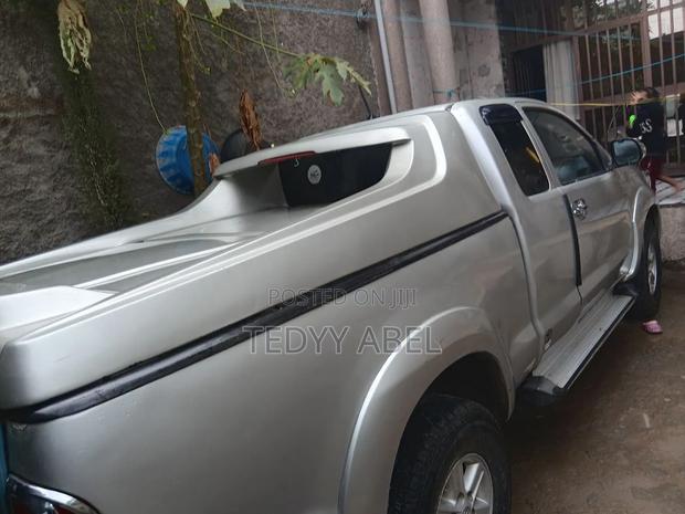 Toyota Hilux 2012 Gray