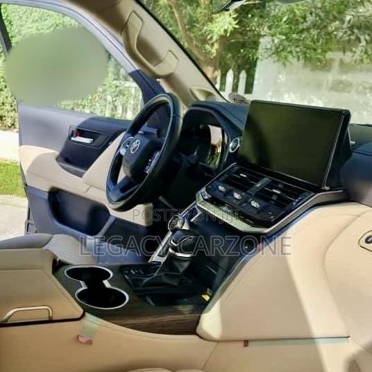 Toyota Land Cruiser 2023 White