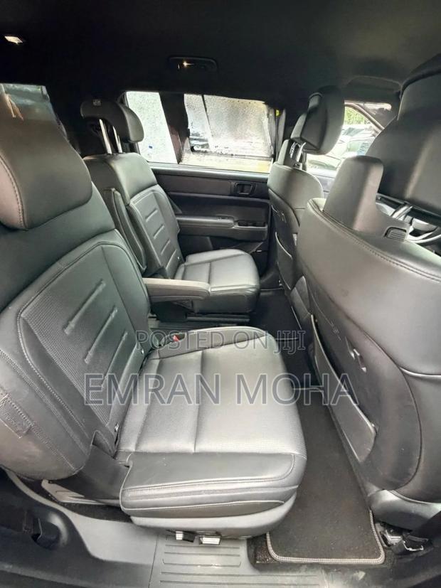 Hyundai Santa Fe 2024 Brown
