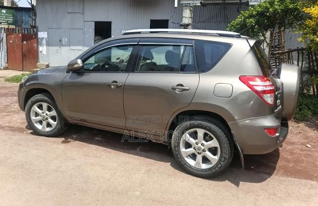 Toyota RAV4 2012 Gray