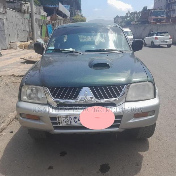Mitsubishi L200 2001 Green