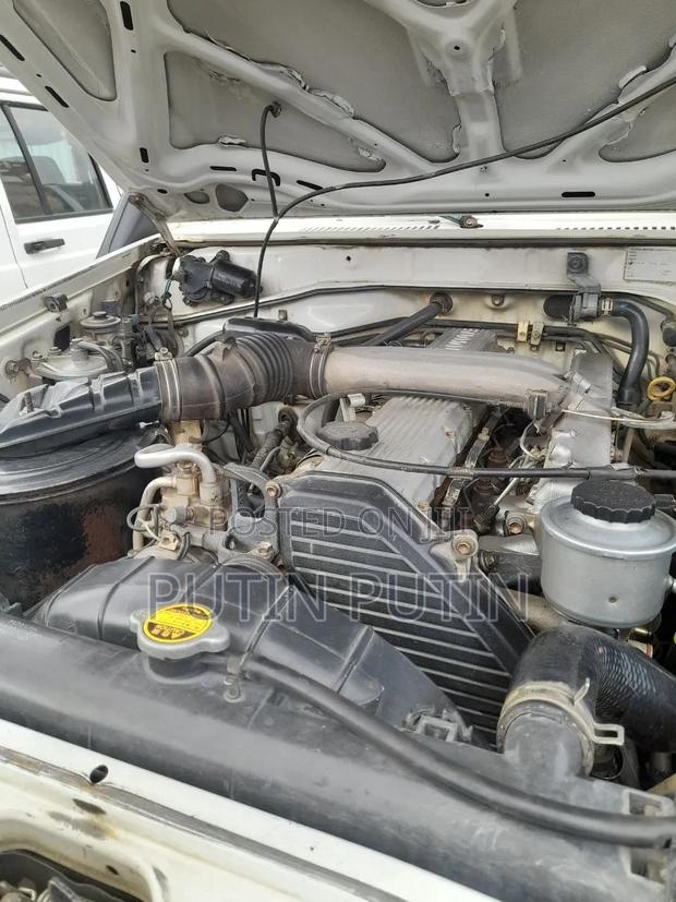 Toyota Land Cruiser 2004 Silver
