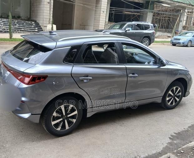 New BYD E2 43 kWh 94 hp FWD 2024 Gray