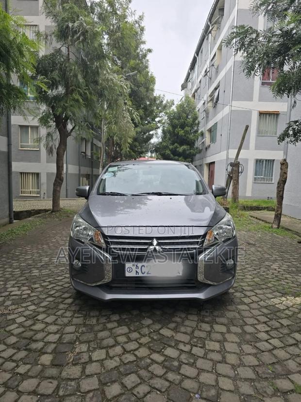 Mitsubishi Attrage 2022 Gray