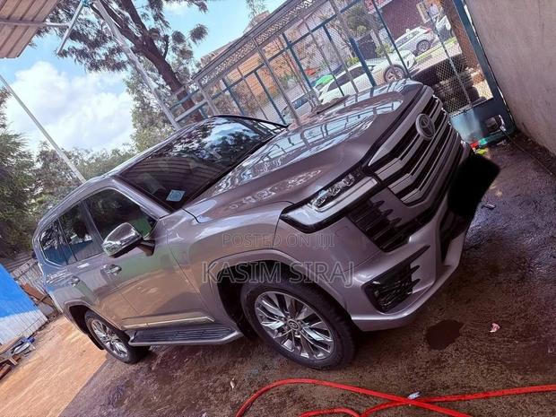 Toyota Land Cruiser 2022 Blue