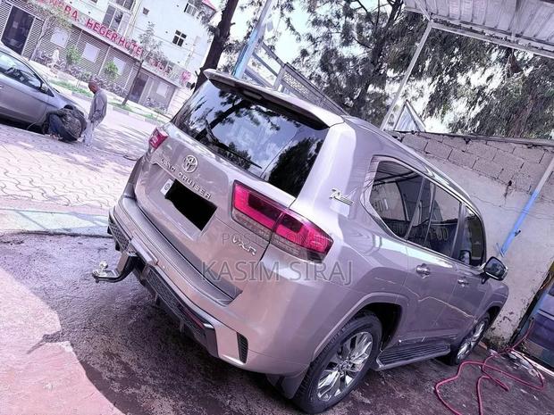 Toyota Land Cruiser 2022 Blue