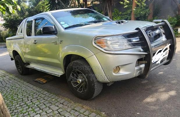 Toyota Hilux 2008 Gold