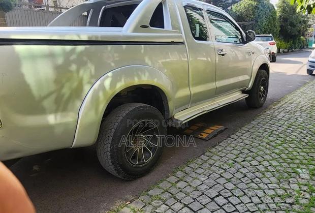 Toyota Hilux 2008 Gold