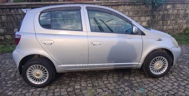 Toyota Vitz 1.0 FWD 5dr 2001 Silver