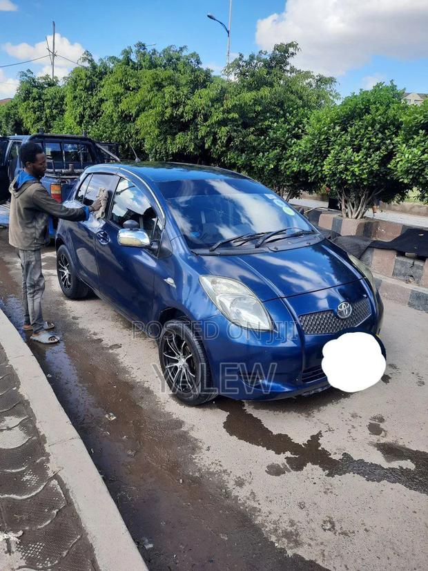 Toyota Yaris 2010 Blue