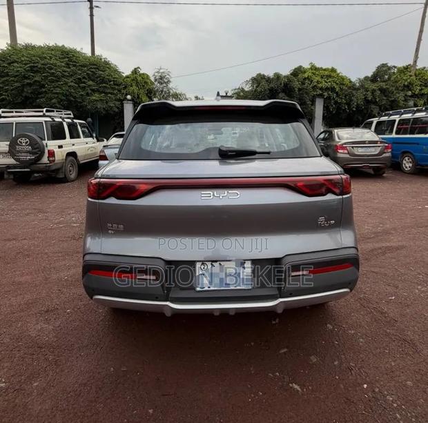 BYD Yuan Up 2025 Gray