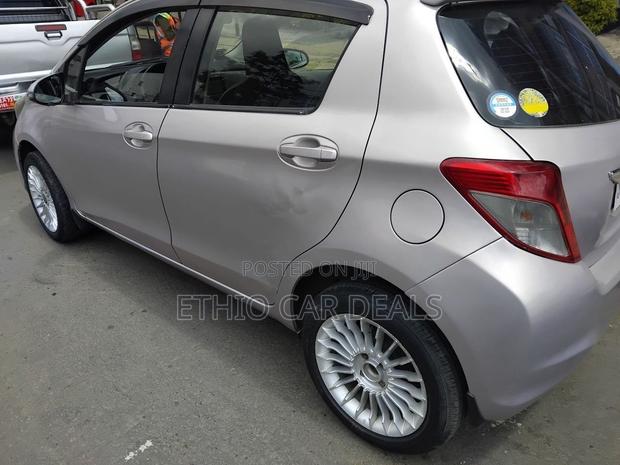 Toyota Yaris 2011 Silver