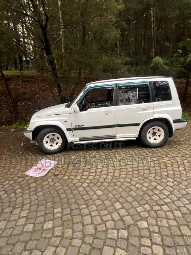 Suzuki Vitara 1999 White