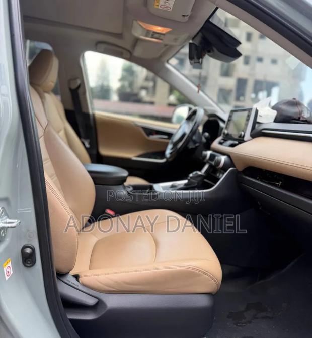 Toyota RAV4 Limited FWD 2020 Green