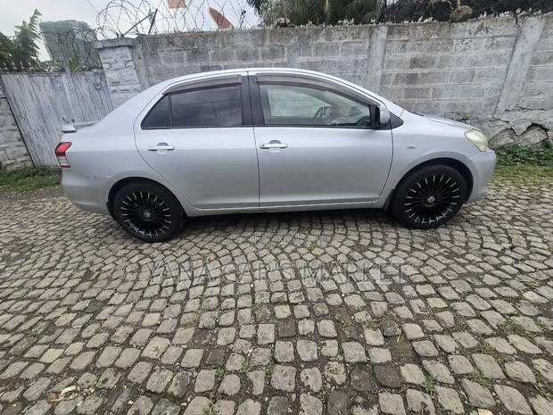 Toyota Belta 2008 Silver
