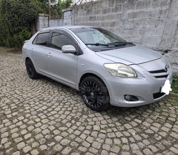 Toyota Belta 2008 Silver
