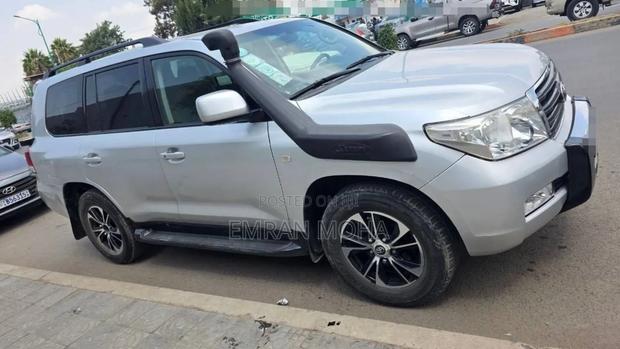 Toyota Land Cruiser 2010 Silver
