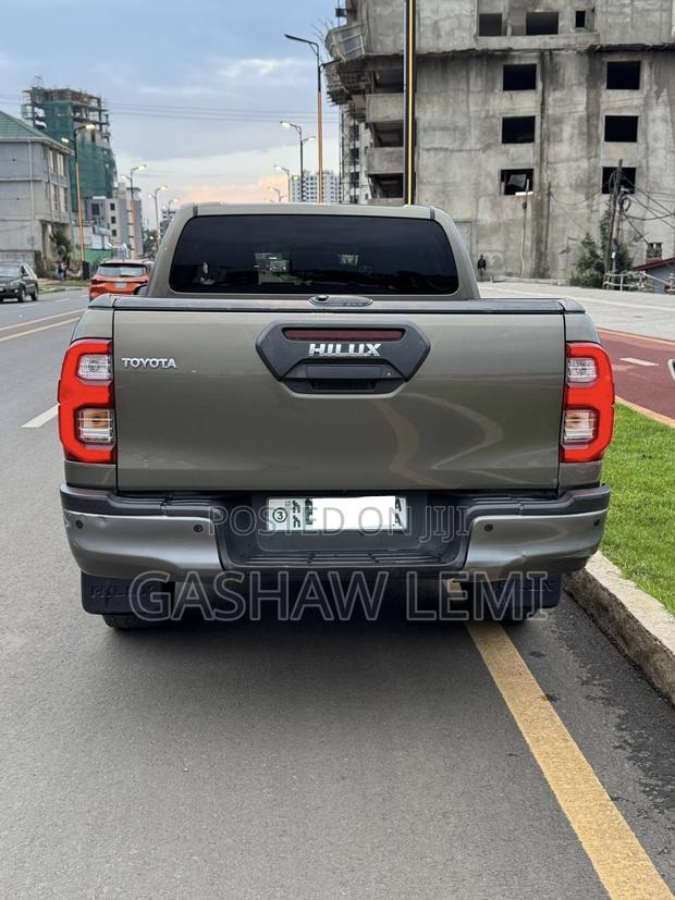 Toyota Hilux Revo Double Cab Deisel 2.4 AWD 2021 Gray