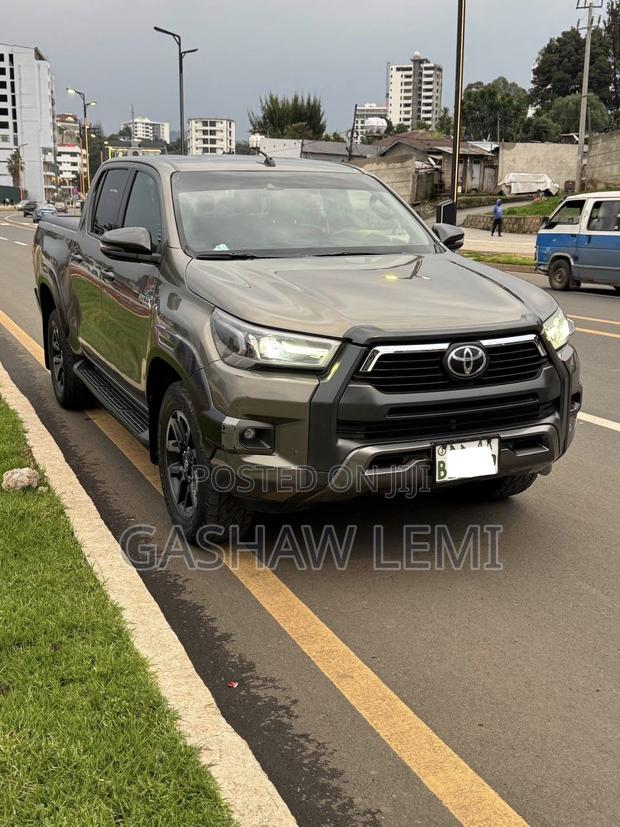 Toyota Hilux Revo Double Cab Deisel 2.4 AWD 2021 Gray