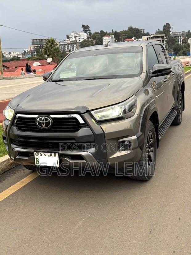 Toyota Hilux Revo Double Cab Deisel 2.4 AWD 2021 Gray