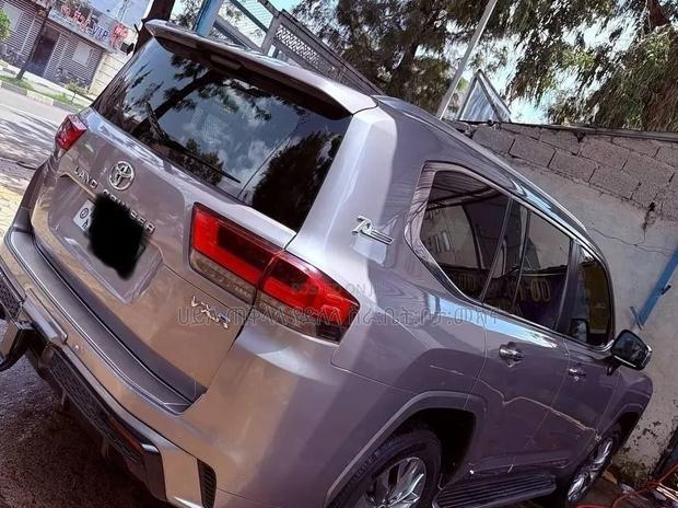 Toyota Land Cruiser 2022 Purple