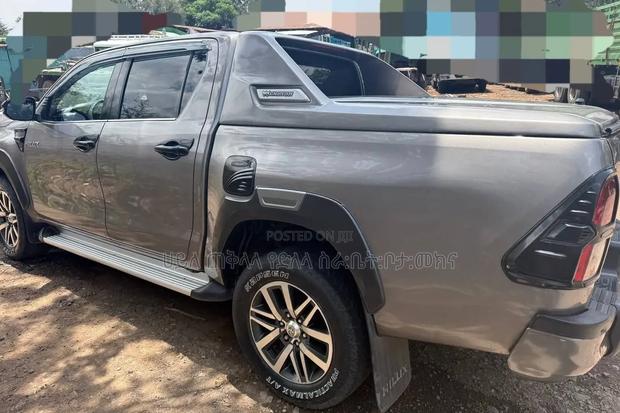 Toyota Hilux 2020 Purple
