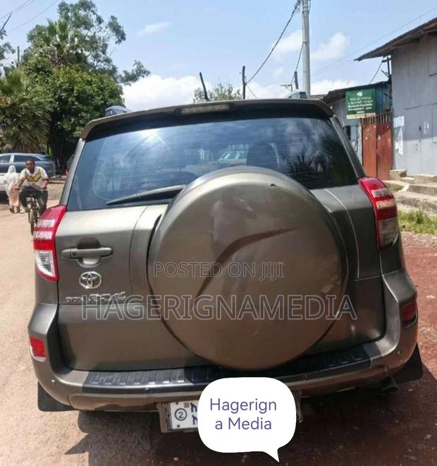 Toyota RAV4 2012 Gray