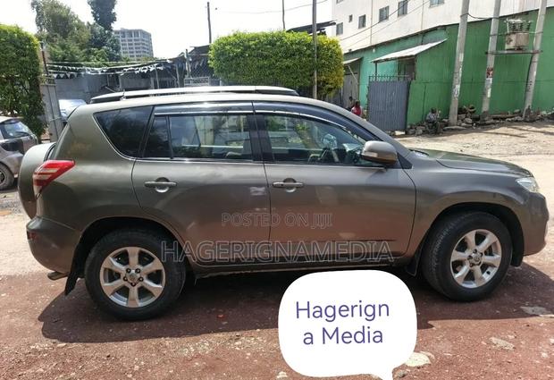 Toyota RAV4 2012 Gray