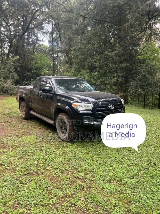 Toyota Tacoma 2017 Black