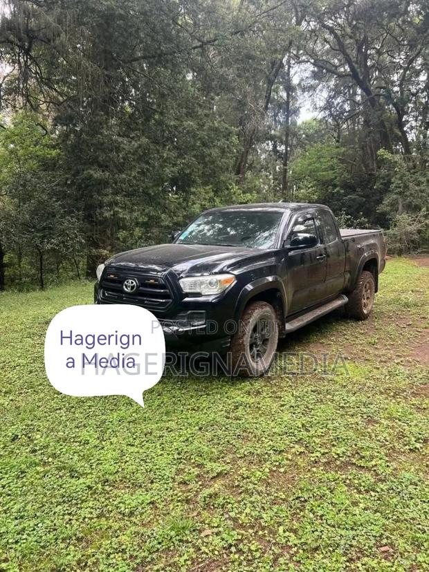 Toyota Tacoma 2017 Black