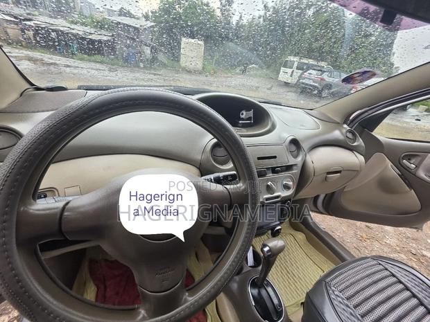 Toyota Platz 2005 Silver