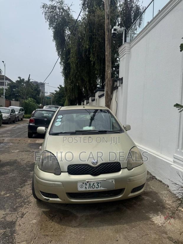 Toyota Vitz 2002 Gold