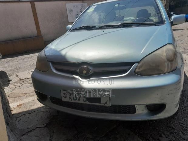 Toyota Platz 2002 Blue