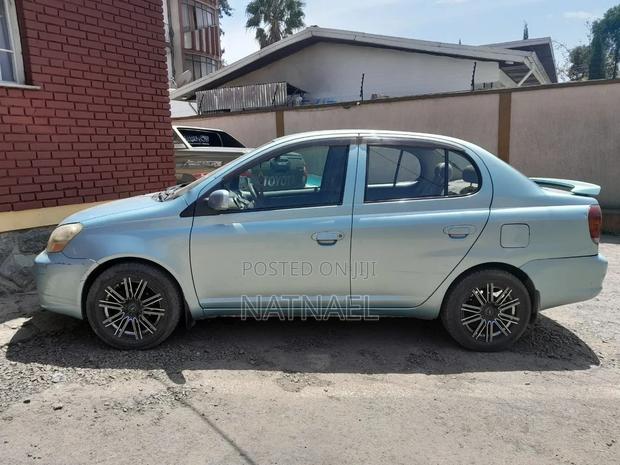 Toyota Platz 2002 Blue