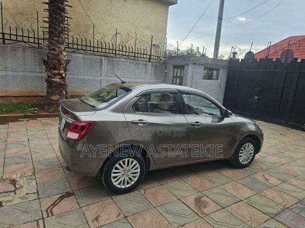 Suzuki Dzire 2022 Gray