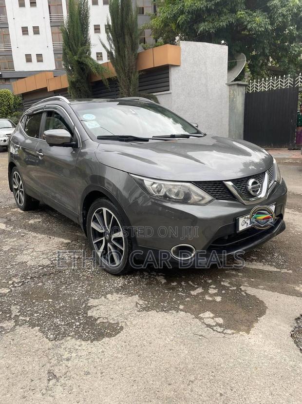 Nissan Qashqai 2017 Brown