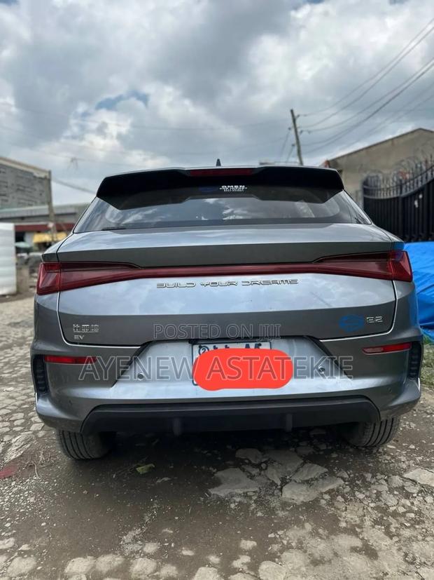 BYD E2 43 kWh 94 hp FWD 2024 Gray