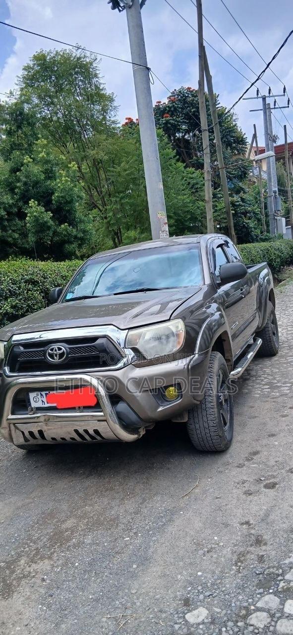 Toyota Tacoma 2015 Brown