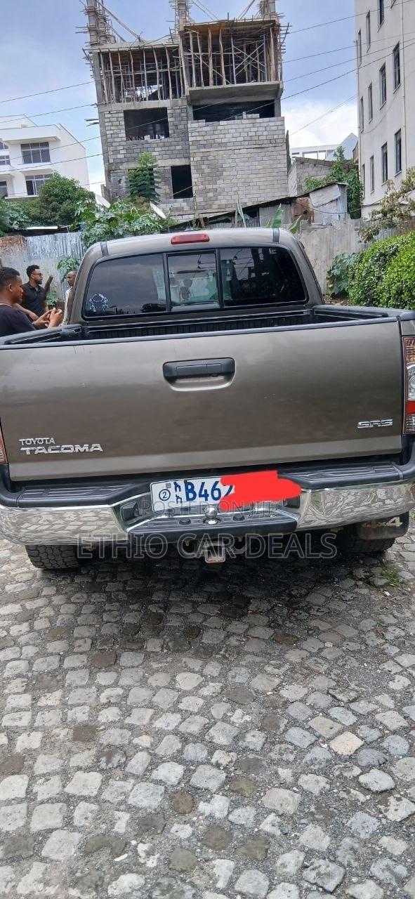 Toyota Tacoma 2015 Brown