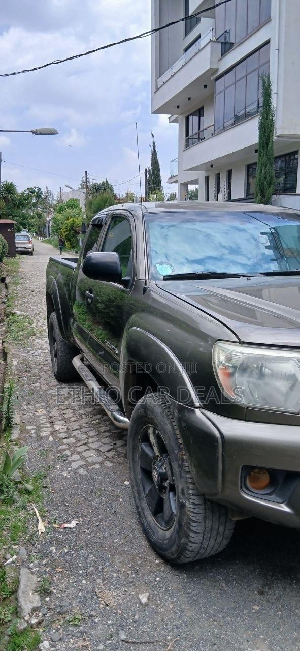 Toyota Tacoma 2015 Brown
